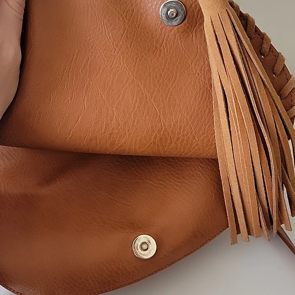Tassel Crossbody Bag, 1 zipp pocket, 2 pockets. Genuine Suede and Leather.